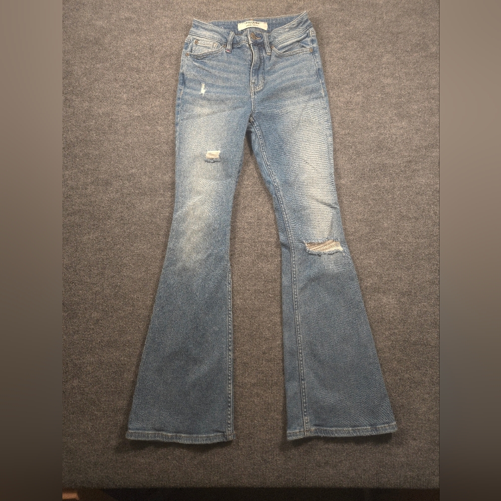 Idyllwind Women's High Risin'‎ Roadtrip Wash Stretch Distressed Knee Flare Jeans